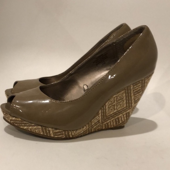 sam & Libby Aztec wedge patent leather peeptoe 7.5 - Picture 2 of 11